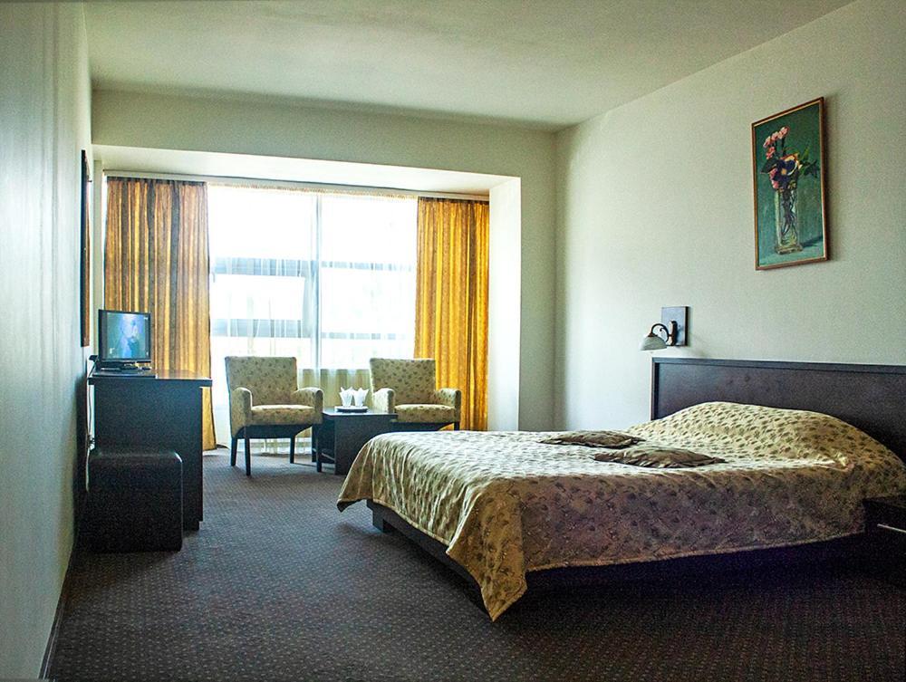 Hotel Yaky Center Piteşti Dış mekan fotoğraf